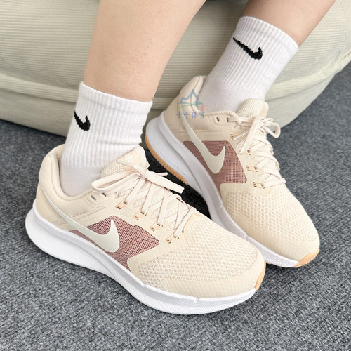 nike耐克女运动透气减震跑步鞋