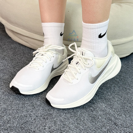 Nike耐克REVOLUTION 7女子夏季时尚缓震透气公路运动跑步鞋FB2208