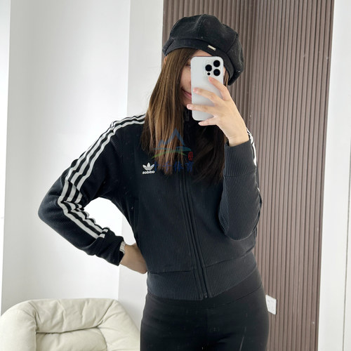 阿迪达斯三叶草女三条纹针织外套