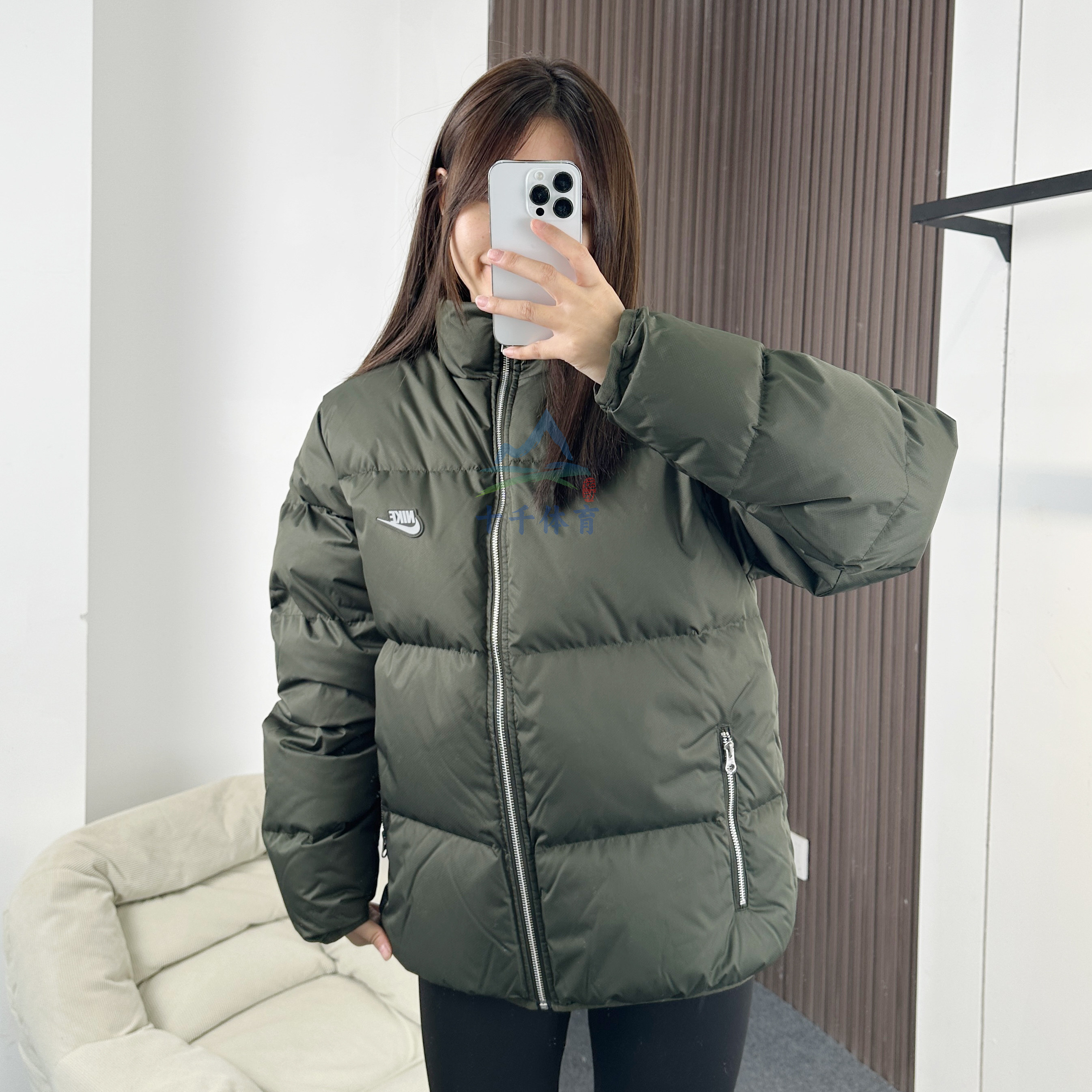 耐克新款宽松运动保暖羽绒服外套