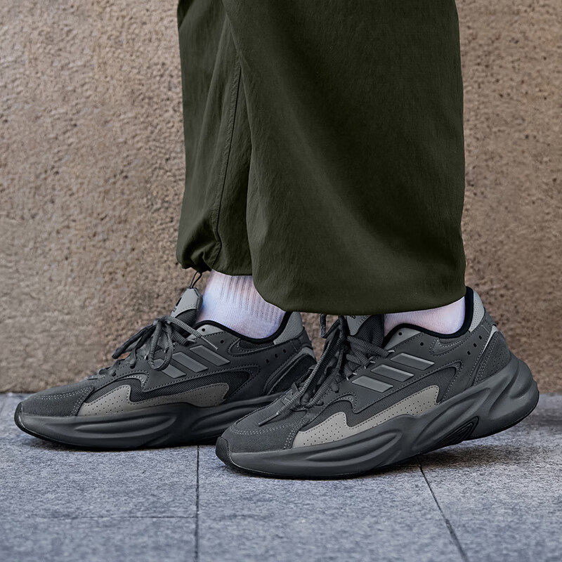 阿迪达斯男女运动休闲跑步鞋KJ3943/KJ3944/KJ3945/KJ3946/KJ3947