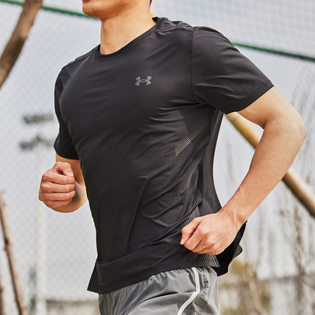 UA安德玛短袖男子跑步健身训练速干透气圆领休闲运动服T恤1376518