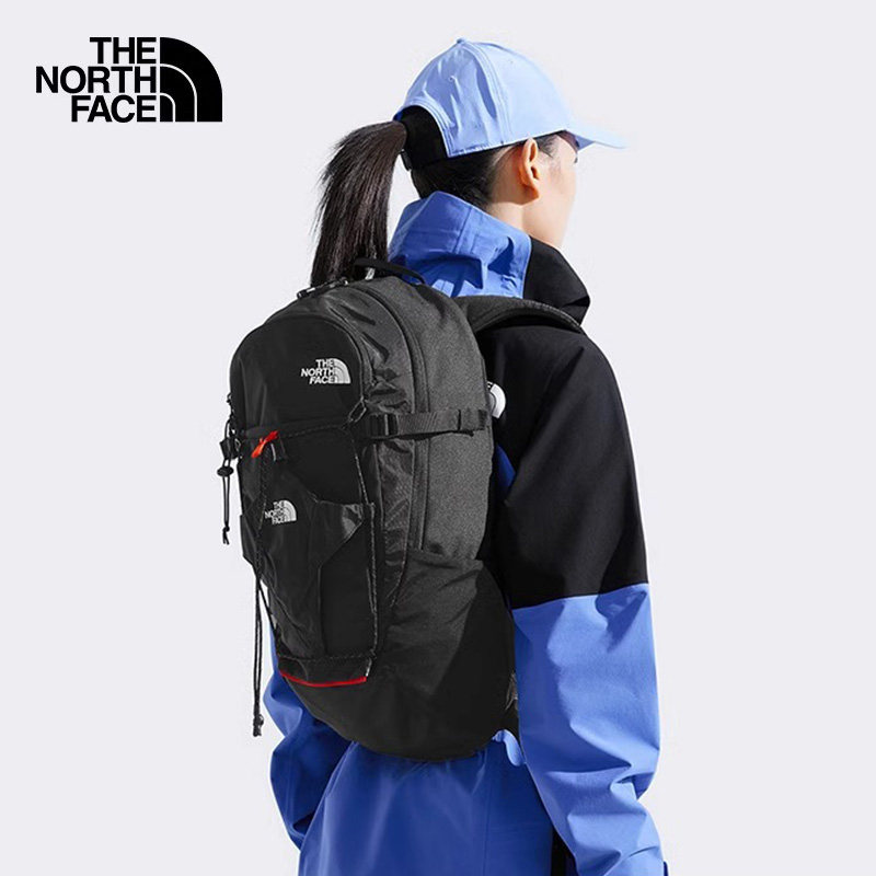 北面户外大容量透气双肩包
