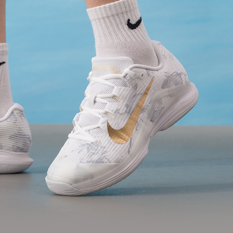 耐克新款透气轻便缓震印花运动鞋