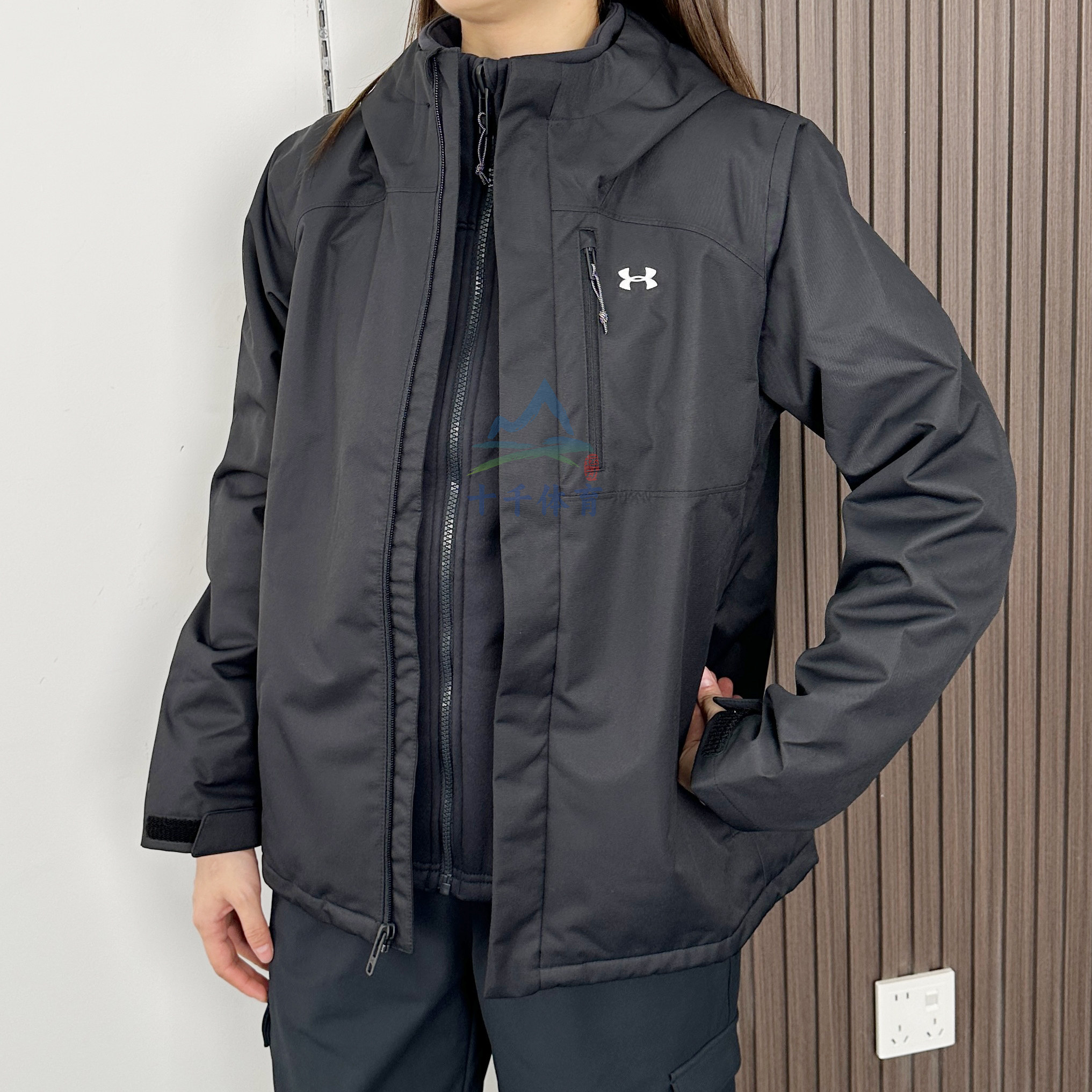 UA安德玛女抓绒内胆三合一冲锋衣