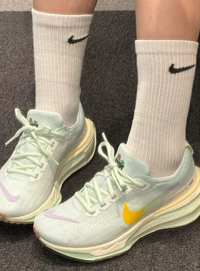 NIKE耐克运动鞋女子WMNS ZOOMX INVINCIBLE RUN FK 3跑步鞋HF5729
