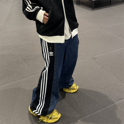 阿迪达斯三叶草男拼接撞色牛仔裤