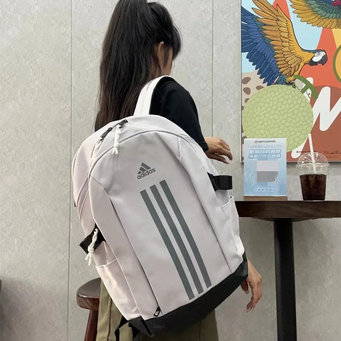 阿迪达斯新款运动训练双肩背包