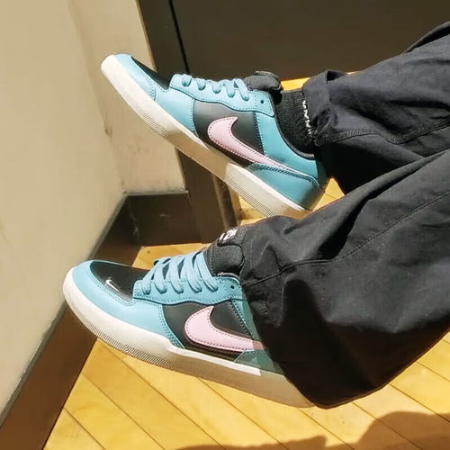 Nike耐克男女新款情侣胶底滑板鞋