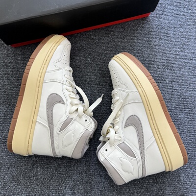 NIKE耐克女子运动休闲板鞋