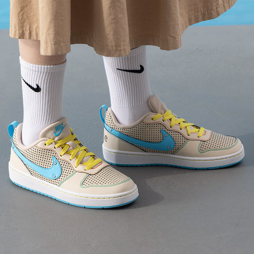 NIKE耐克轻便透气运动大童板鞋