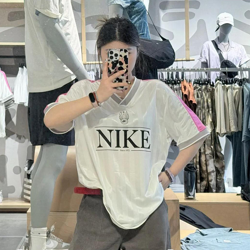 Nike耐克短袖女子印花V领运动T恤