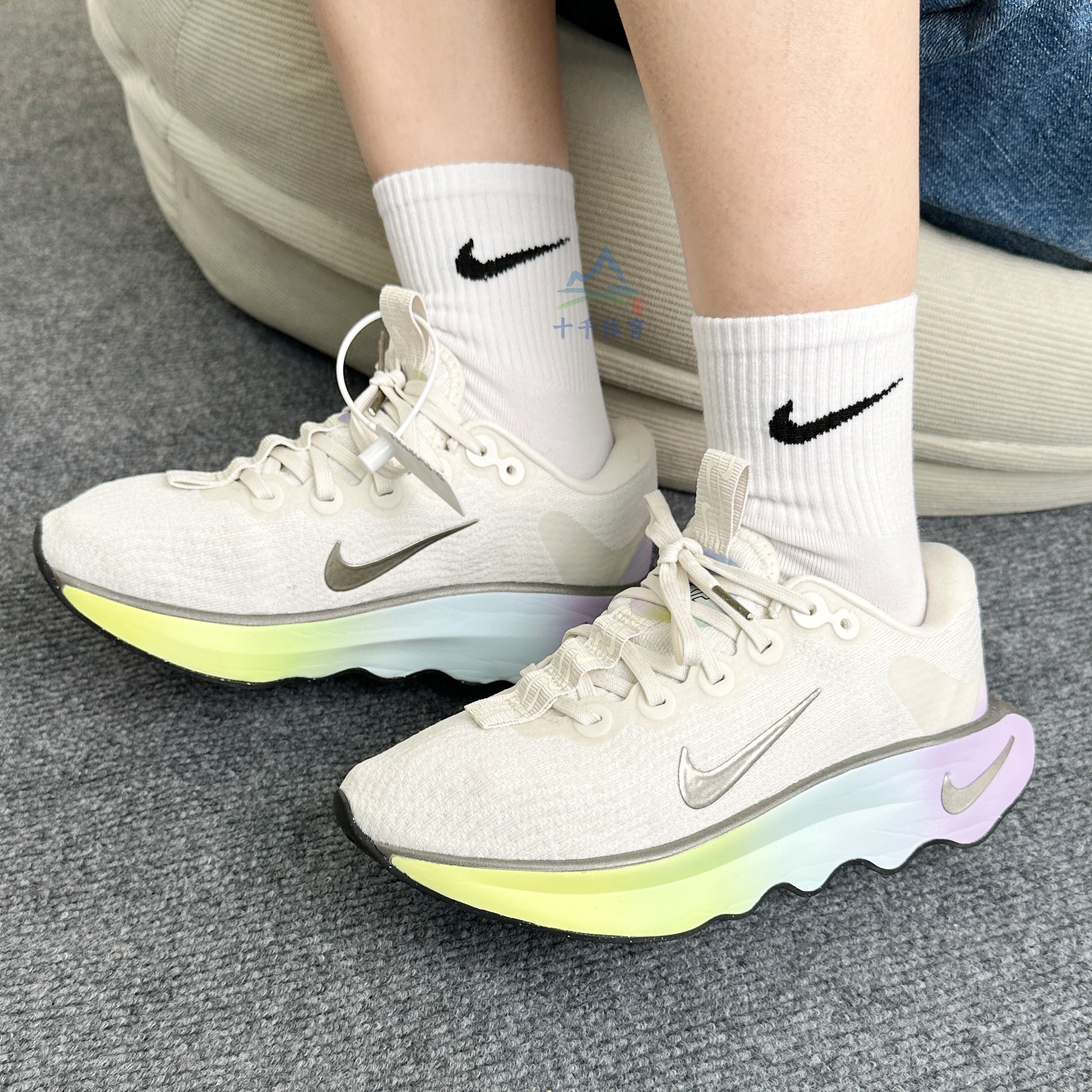 Nike耐克MOTIVASE女步行运动鞋