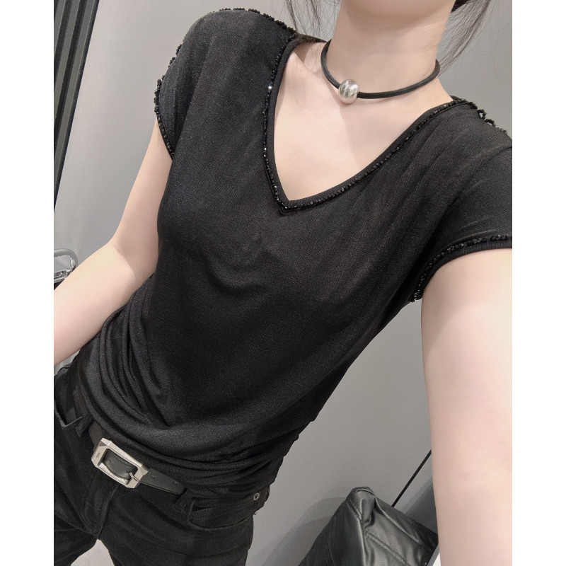 别致钉珠V领短袖t恤女上衣