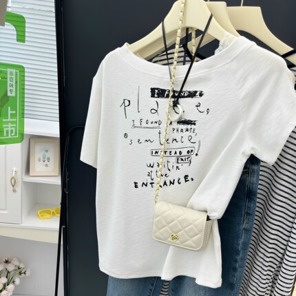 不对称吊带露肩上衣女夏设计感小众宽松微胖mm短袖字母棉T恤ins潮