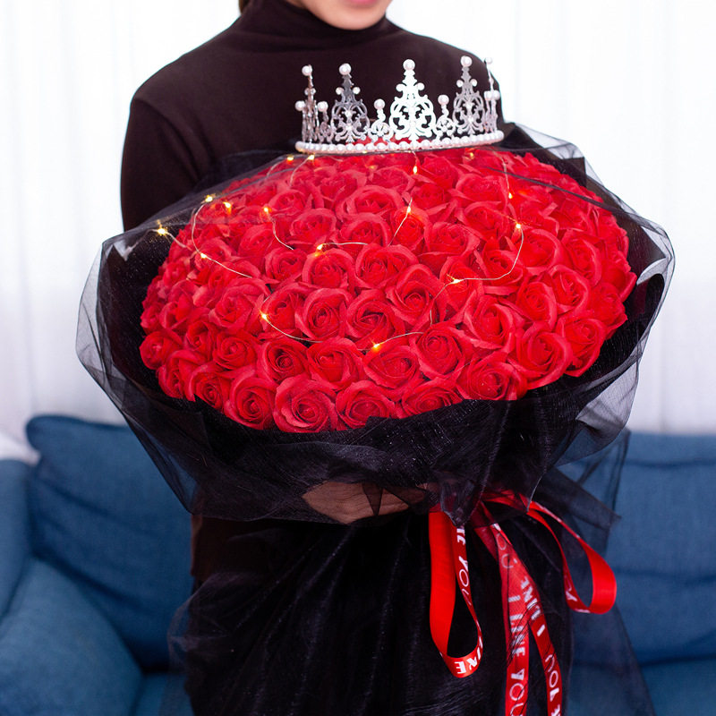 99朵仿真玫瑰花束皇冠小熊香皂花送女友老婆七夕表白生日礼物