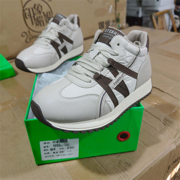 实体店女鞋2025冬加绒保暖真皮德训鞋女运动休闲阿甘鞋印象889-3