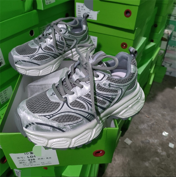 实体店女鞋2025春秋厚底老爹鞋女百搭时尚休闲运动鞋增高印象118