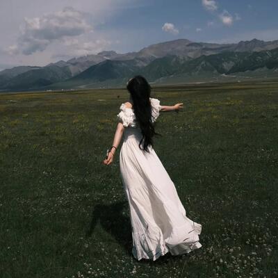 白色复古草原度假风海边沙滩裙棉麻大摆一字肩超仙连衣裙女夏季