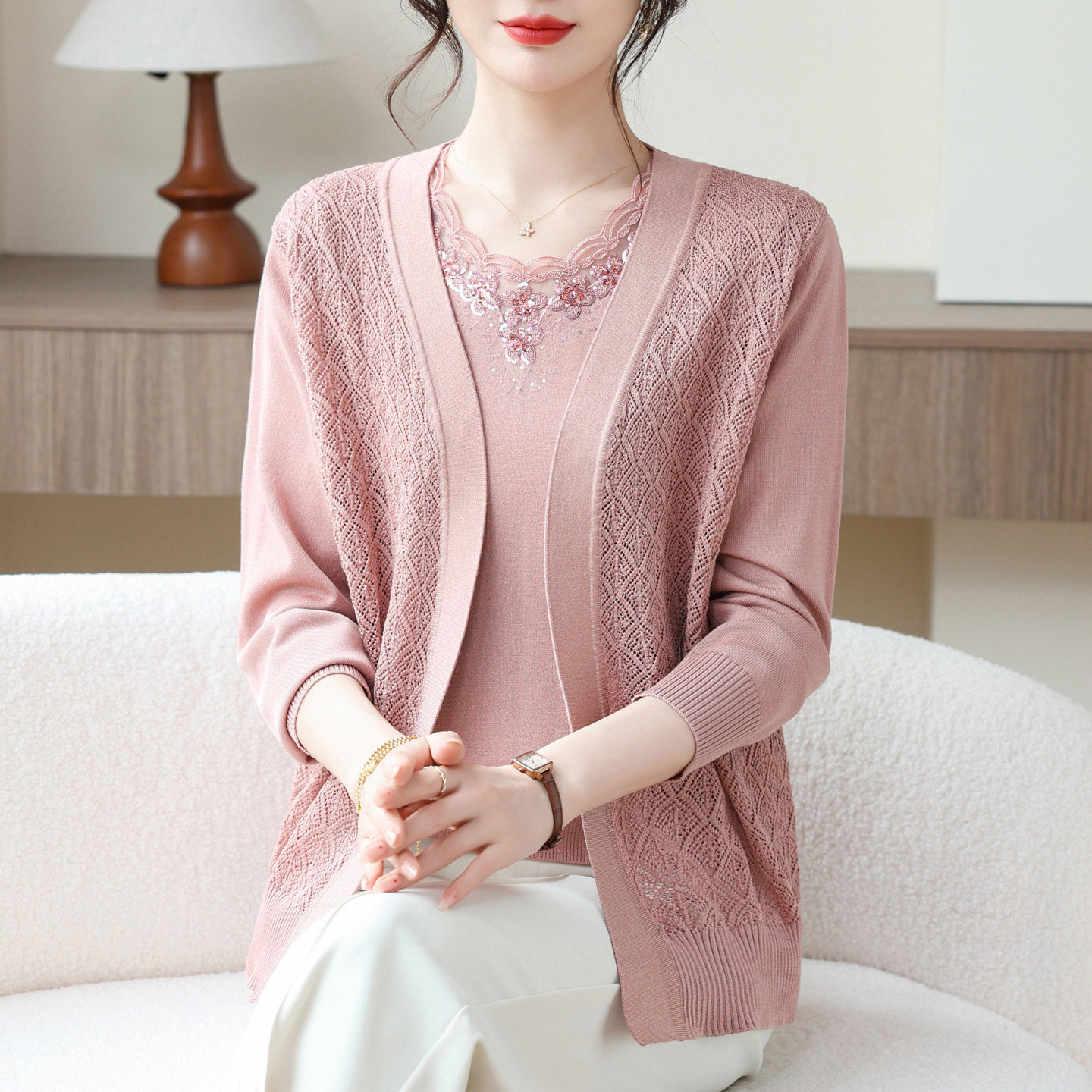 妈妈春装绣花T恤针织开衫两件套加肥加大码中老年薄外套洋气上衣