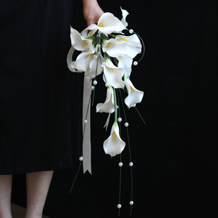 毕业花束新娘手捧花仿真马蹄莲把束高级感结婚领证拍照道具假花束