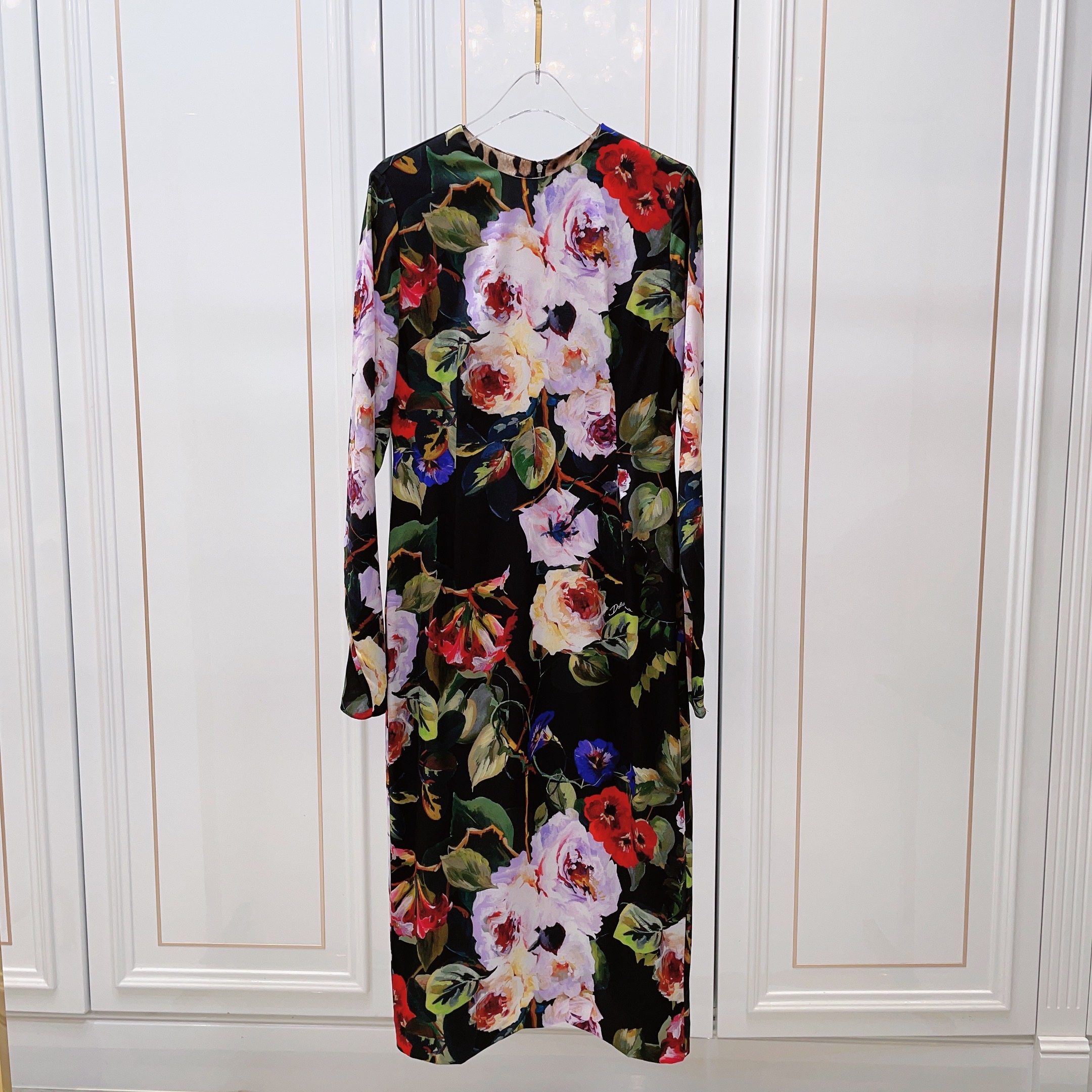 4408研家轻奢2024高级感花色印花里布豹纹印花收腰包臀长袖连衣裙