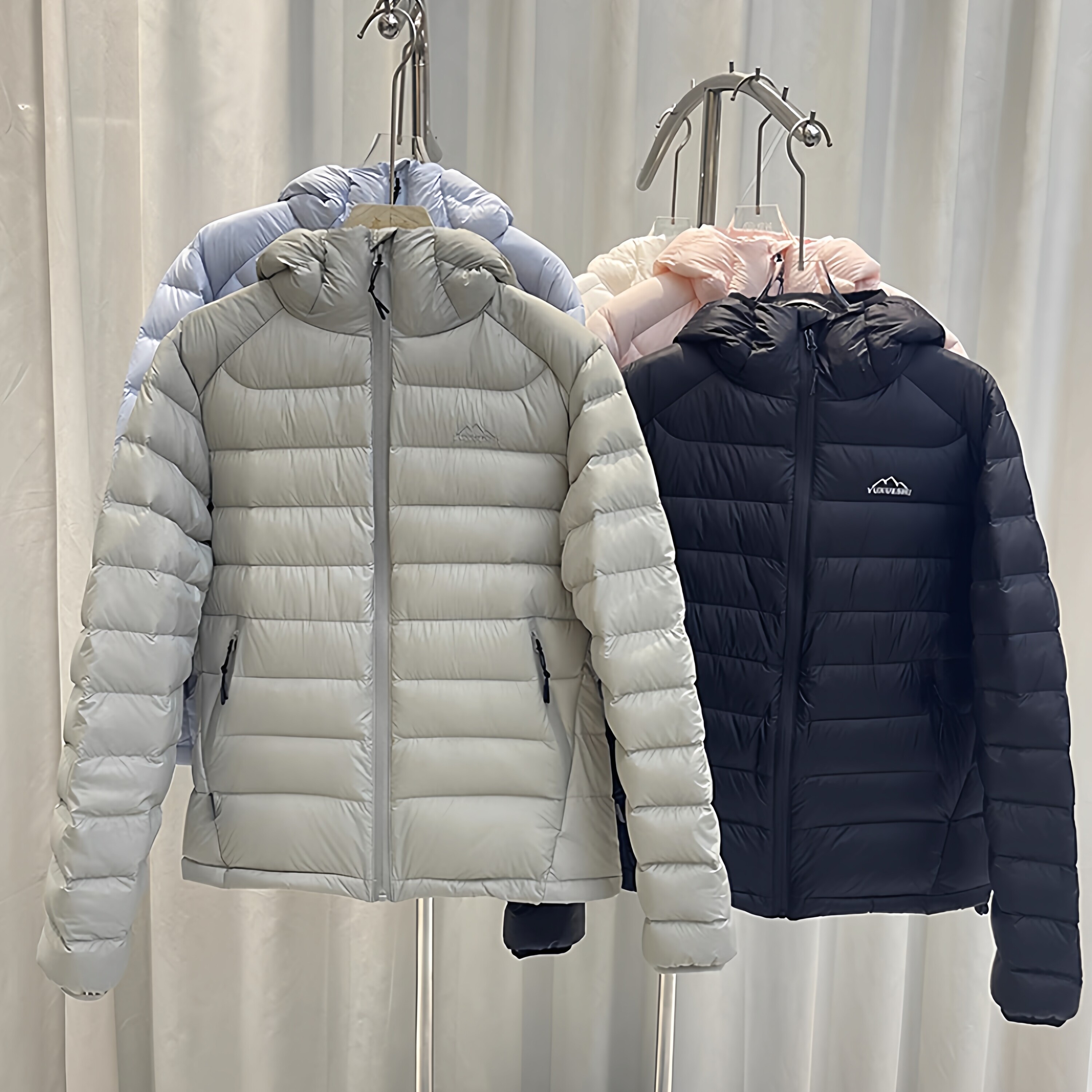 90绒排骨羽绒服女短款轻薄连帽2025冬季小个子轻暖软情侣外套男潮