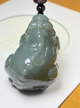 新疆和田玉貔貅手把件真品玉器