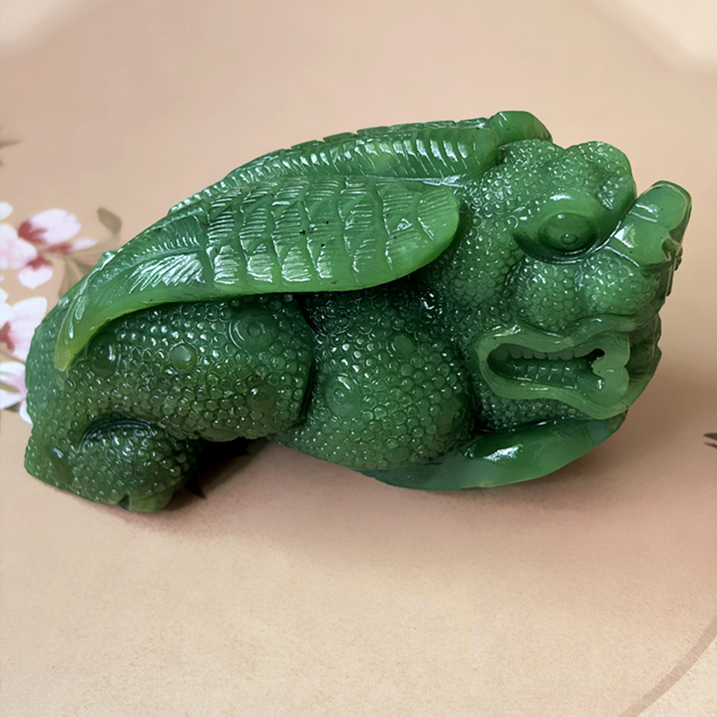 孤品和田玉碧玉貔貅手把件