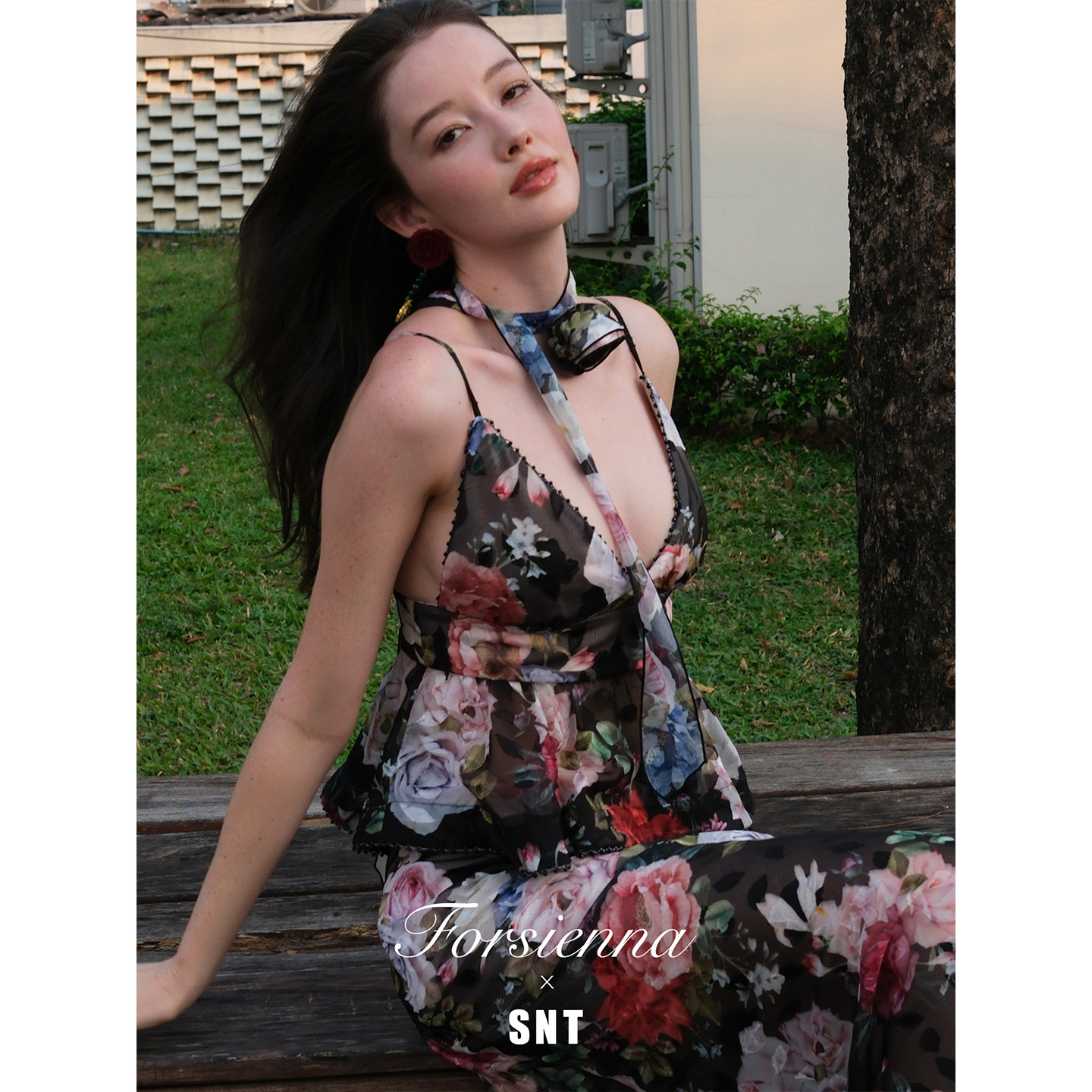 SNT【爱神的花园】韩国进口面料立体剪花荷叶边吊带半裙套装