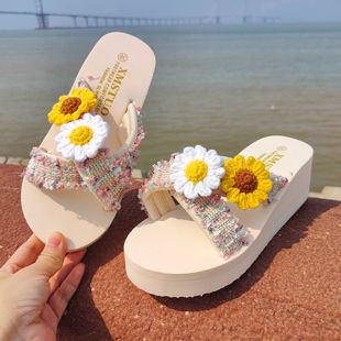 原创新款时尚外穿厚底手作小雏菊花朵沙滩鞋海边度假人字拖鞋防滑