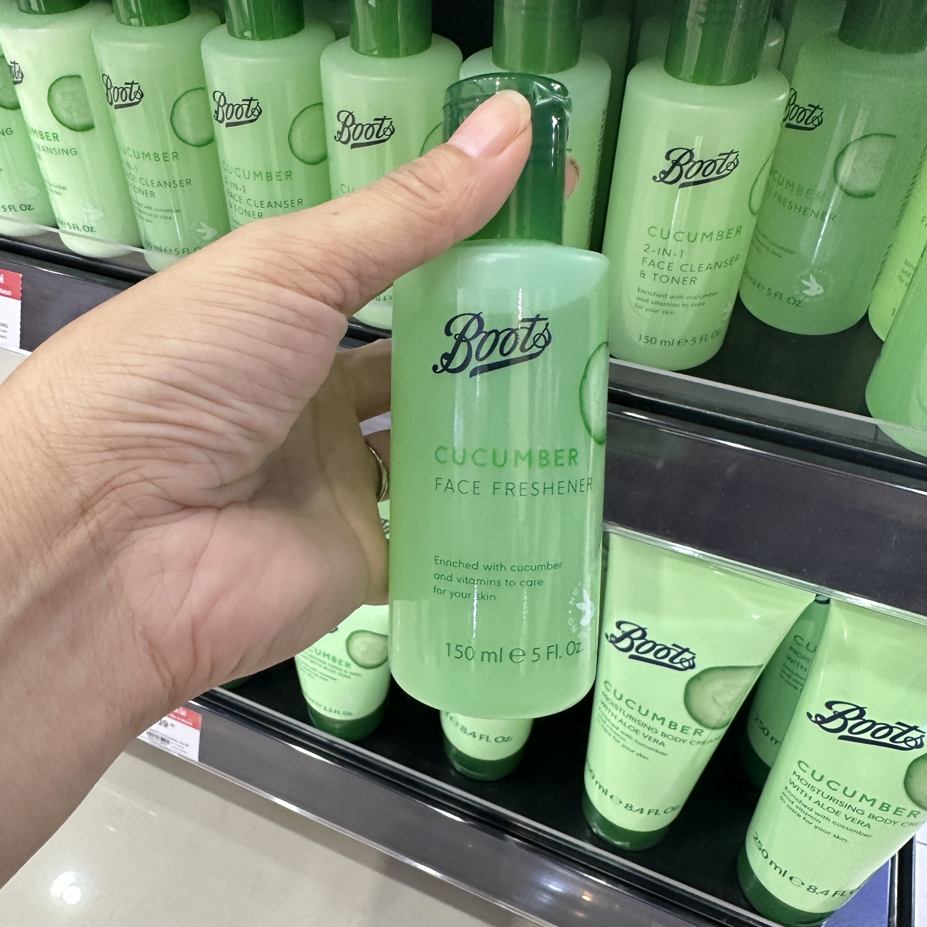 泰国Boots小黄瓜爽肤水乳液面霜面膜眼霜套装清爽补水保湿控油