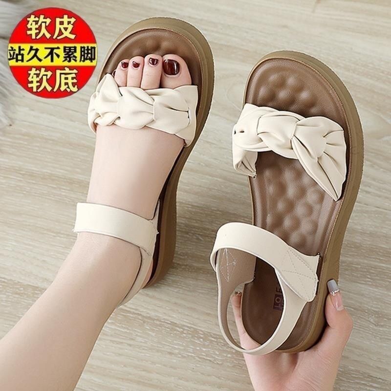 小皮凉鞋不累软底沙滩凉鞋新款百搭脚真夏季2025女香风休闲魔术贴