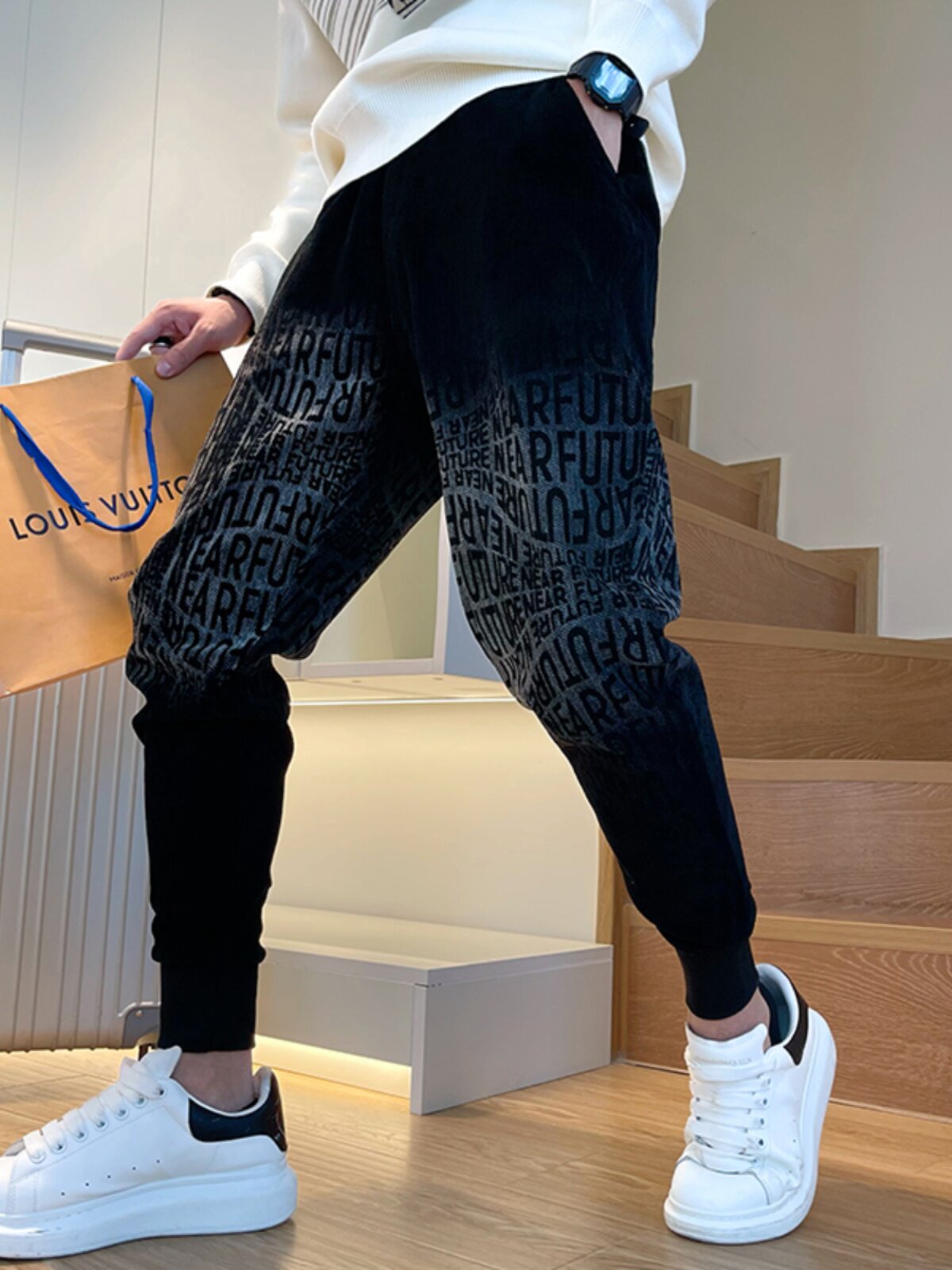 OBOY 봄 가을 유행 브랜드 그라데이션 문자 자카드 캐주얼 바지 남성 디자인 슬림 셔닐 스웨트 팬츠 레깅스