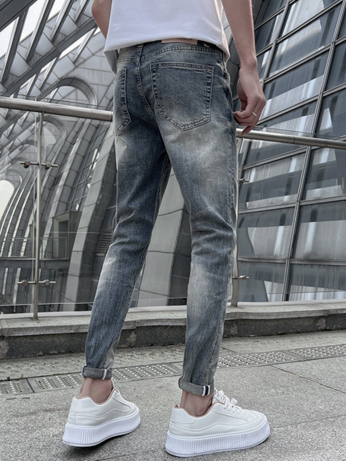 오보이 봄가을 남성용 연한 컬러의 스트레치 진 핸섬한 트렌디한 레트로 립 슬림 팬츠 한국형 슬림핏 9부 팬츠