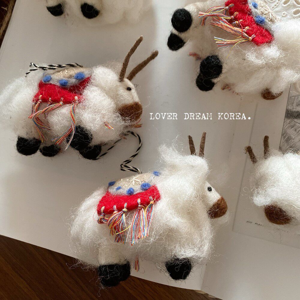 尼泊尔纯手工羊毛毡可爱治愈彩色牦牛戳戳乐包包小挂件钥匙扣挂饰