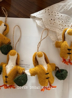 尼泊尔纯手工羊毛毡可爱治愈黄色小鸭戳戳乐包包小挂件钥匙扣挂饰