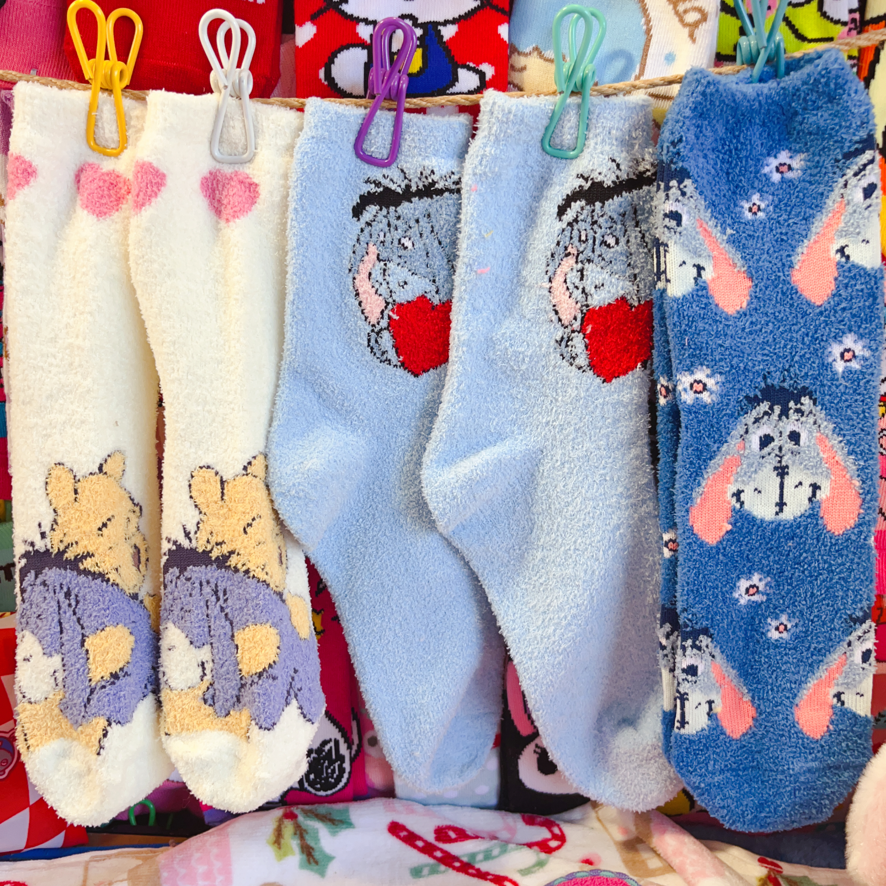 出口日本秋冬可爱小熊维尼pooh噗噗屹耳驴中筒袜女袜保暖珊瑚绒