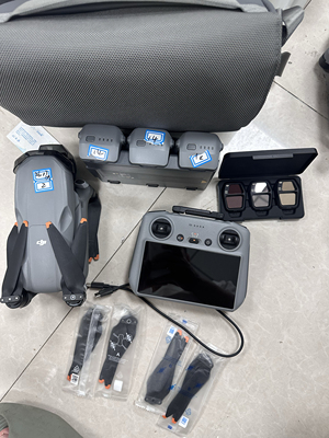 二手大疆air3s畅飞套装带屏rc2三电套装，成色新