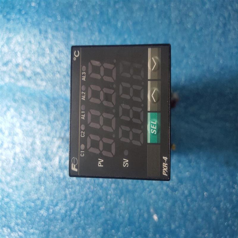 议价富士温控器PXR4TAS1-1V000,外观完好。成色不错。(共鸣电子