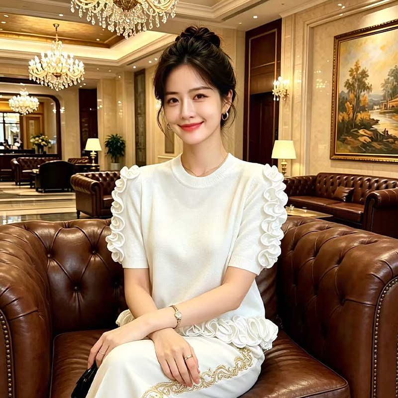 轻奢高级感白色荷叶边短袖T恤女夏季洋气百搭宽松上衣通勤风小衫