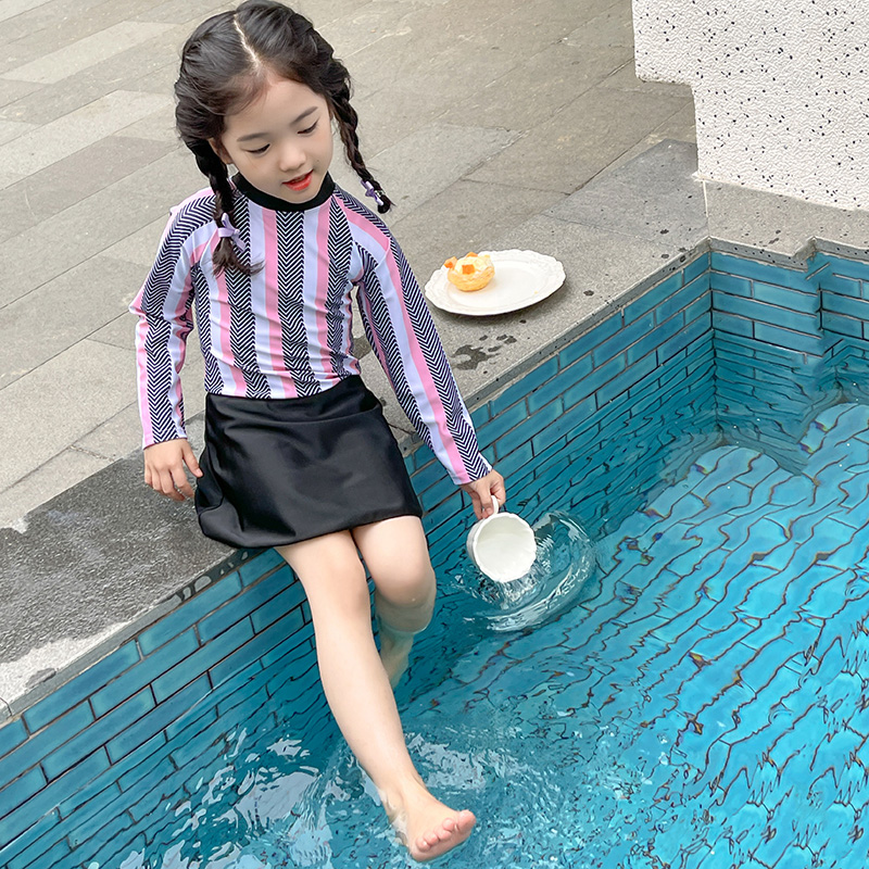 2024新款儿童泳装泳装女孩连体裙式防晒速干泳装中小童游泳衣带帽