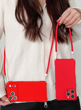 新年喜庆皮质适用华为mate70pro手机壳原创中国红四角开孔挂绳斜挎适用苹果17电话套纯色简约可背防摔13红色m