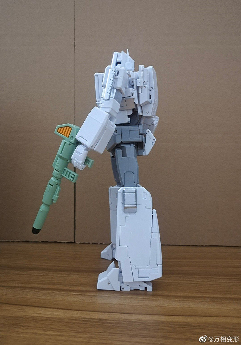 mp44擎天op柱旧化涂装汽车人白色eva暗黑 镜像色变形玩具金刚