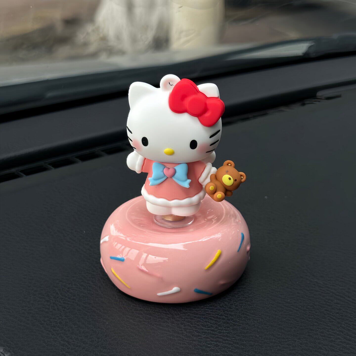 汽车摆件可旋转Hello Kitty车内装饰品2026新款创意可爱车载摆饰