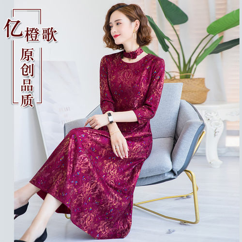 妈妈春款连衣裙圆领洋气时尚减龄