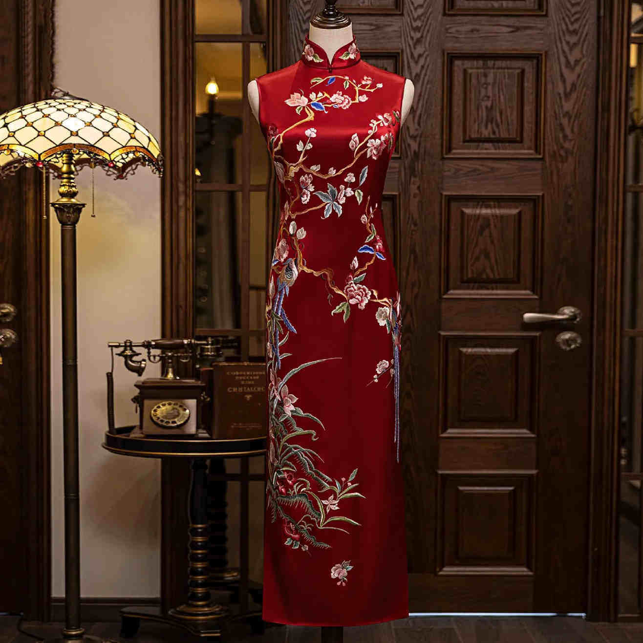 高端定制重磅真丝手工盘金刺绣中国风新娘敬酒服复古绣花长款旗袍