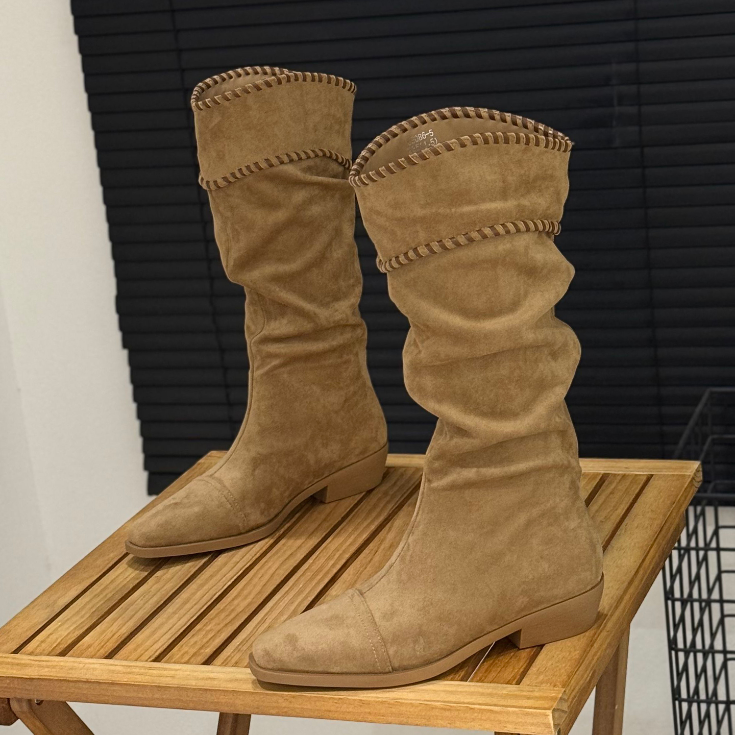 复古套筒粗跟西部靴女绒面堆堆靴