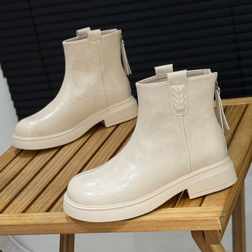 英伦风粗跟马丁靴女秋冬薄绒短靴