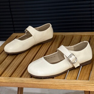 法式分趾玛丽珍鞋女2026春季新款一字扣带浅口单鞋平底圆头小皮鞋